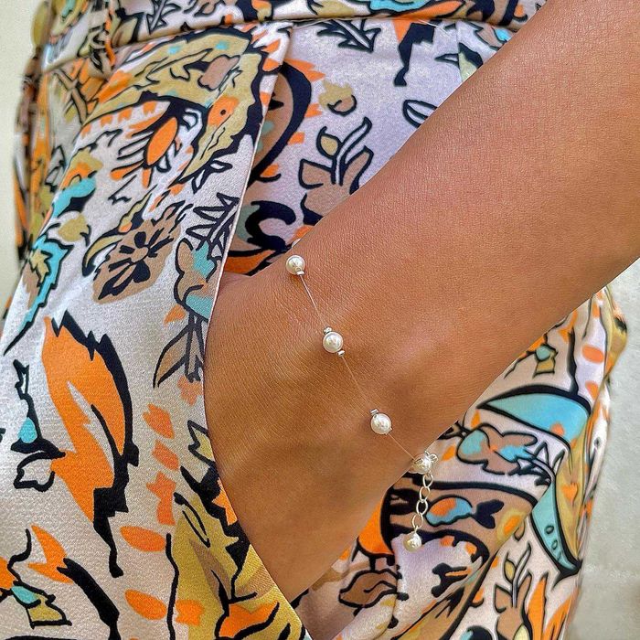 Дамска Гривна на Прозрачна Корда с Перли Сваровски/Swarovski