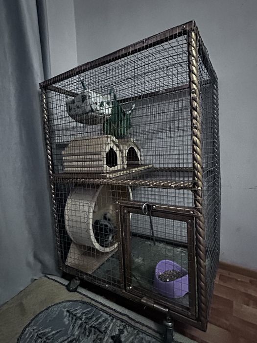 Продам большую клетку для шиншилл