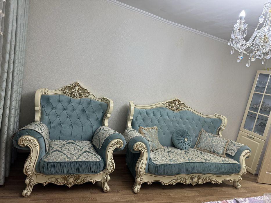 Диван и кресло