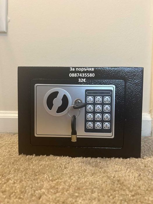 Продавам електронни сейфове с кодова клавиатура