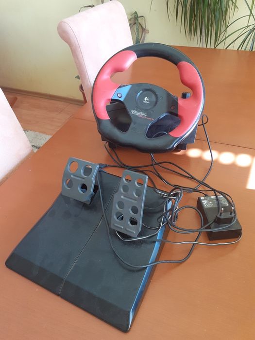 Волан и педали за компютър