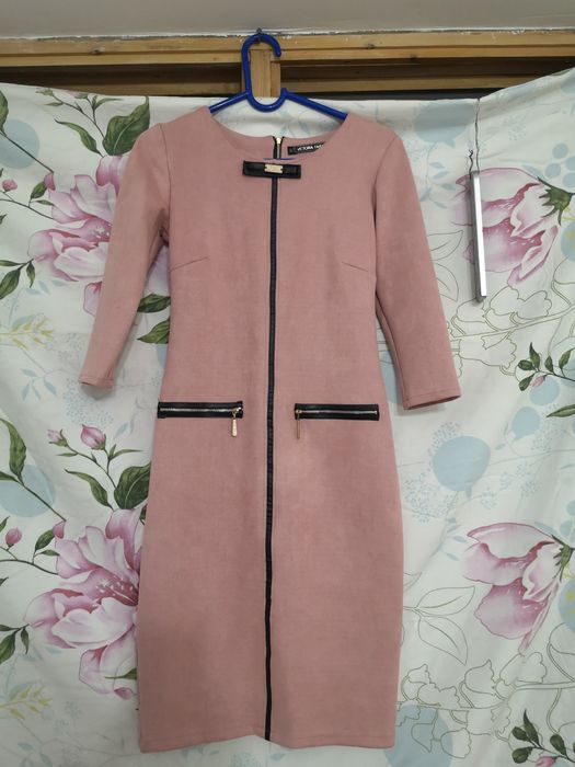 Продам платья повседневный