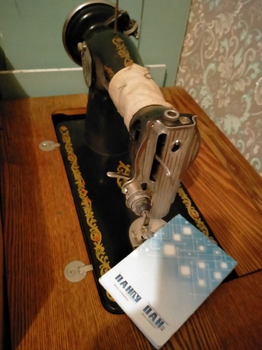 Продаю швейную машинку