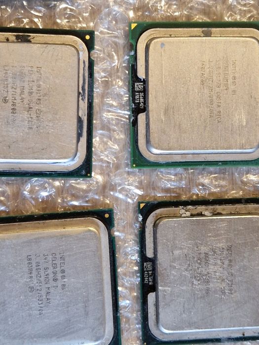 Netestate 9 procesoare intel