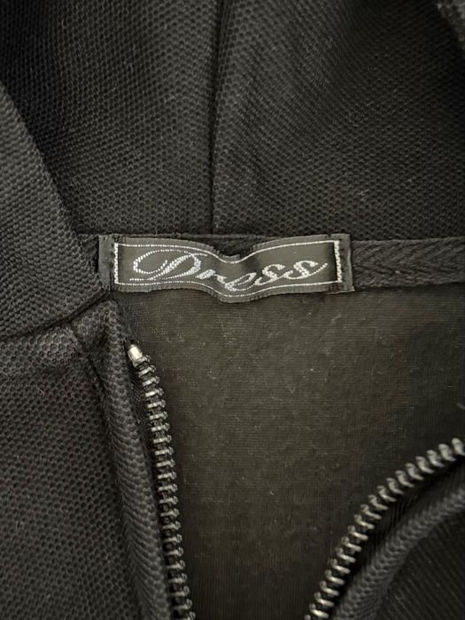 Женская одежда.