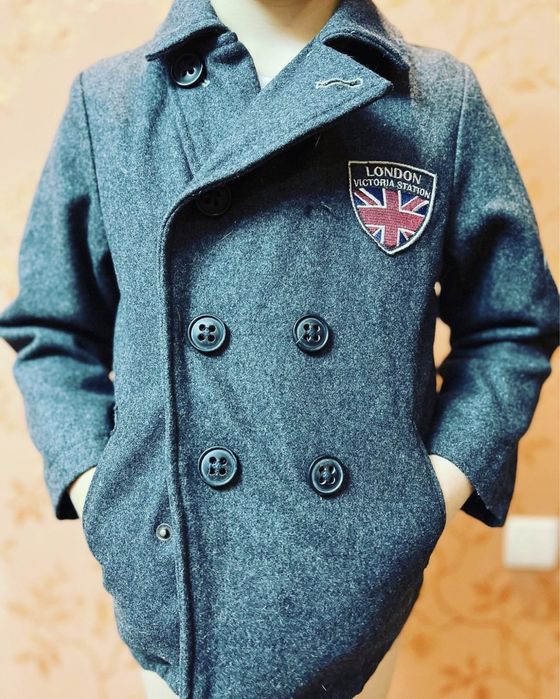 Куртки,пальто.