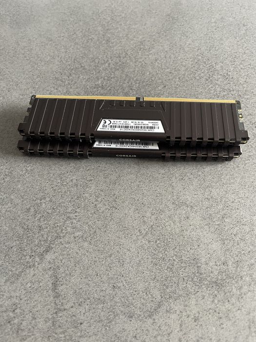 Kit 16 GB RAM DDR4 2400Mhz