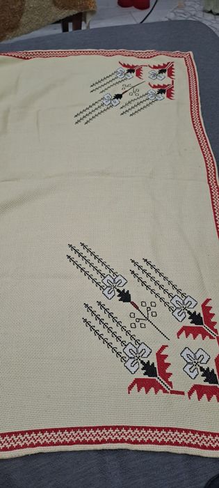 Покривка плетена каре