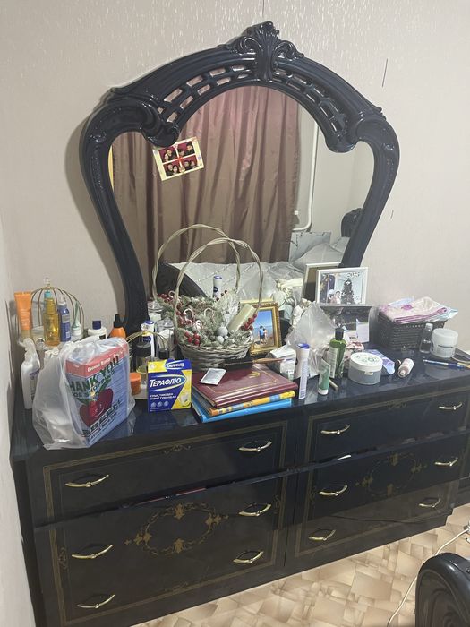 Спальный гарнитур