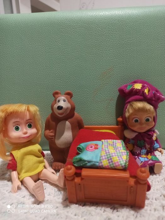 Masa și ursul cu accesorii !