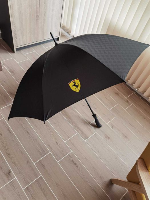Два оригинални чадъра XL НА SCUDERIA FERRARI