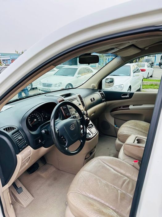 Kia Carnival 2006 — 7