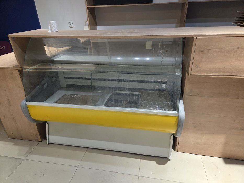 Витринный холодильник