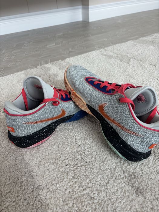 Обувки-Lebron20.Размер-39.