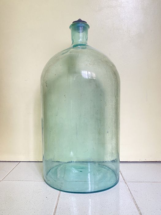 Стъклена  дамаджана  над  15  литра