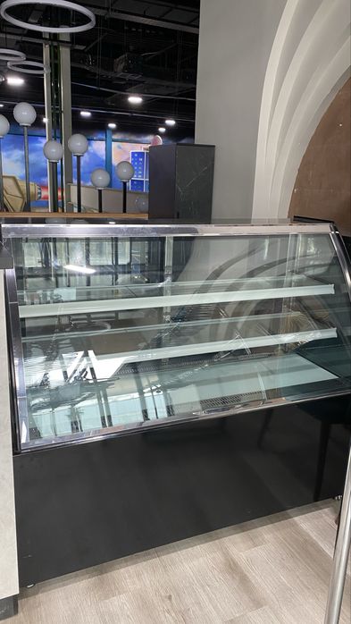 Продам новый витражный холодильник