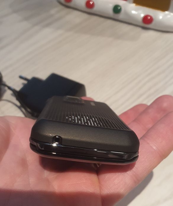 Vând Nokia 7100s Nou (0 minute).Pret 180 ron