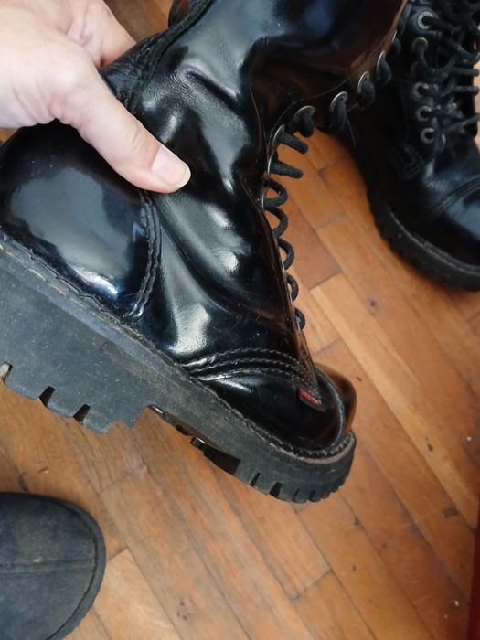 Нови лачени кубинки