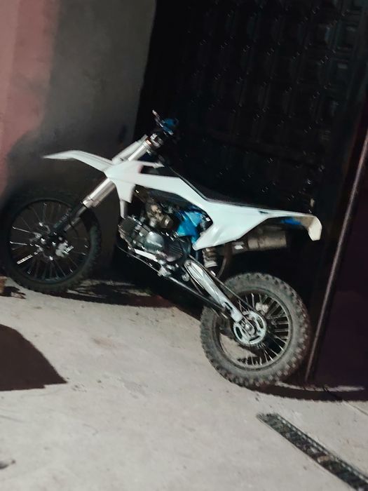 Продавам telstar 125