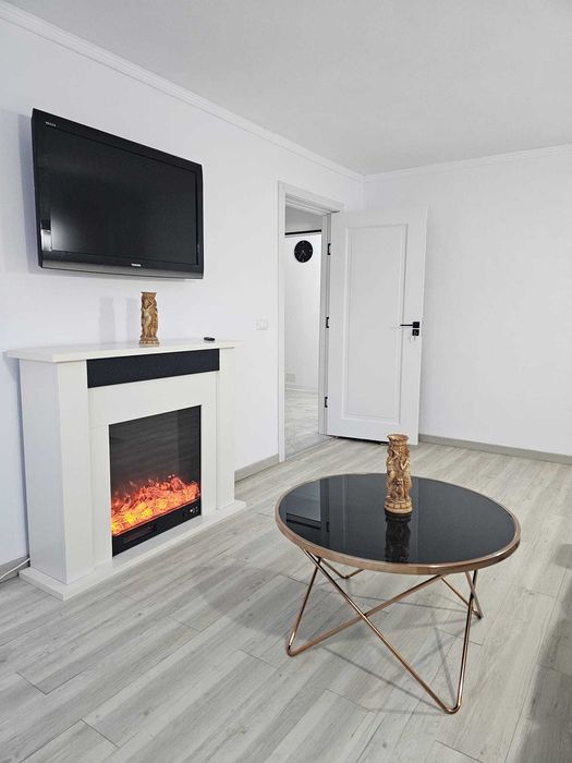 De vânzare Apartament 4 camere Roman Piata Centrală 80 m²