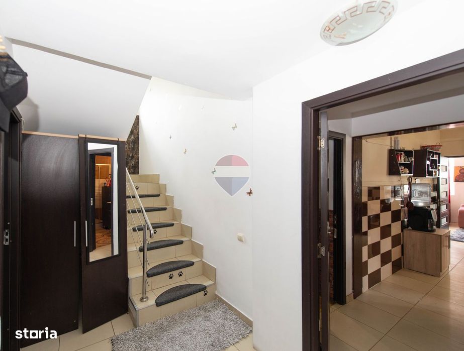 Casa / Vila individuala de vanzare P+M 7 camere Berceni