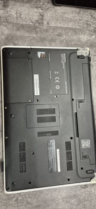 Sony Vaio SVE151G13M Работещ и зарядно но с проблем !