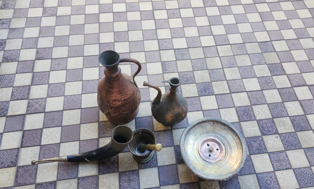 Ески хамондан коган антквар йахши сакланган