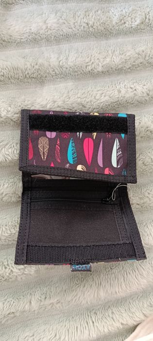 Ново портмоне ROXY