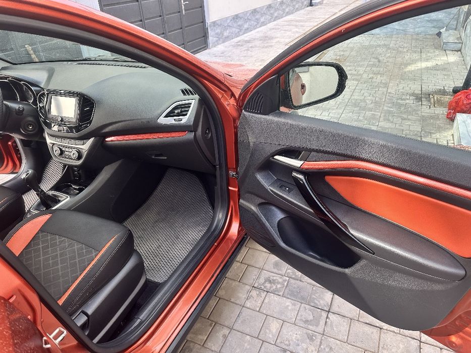 Lada Vesta SW Kross 1.8