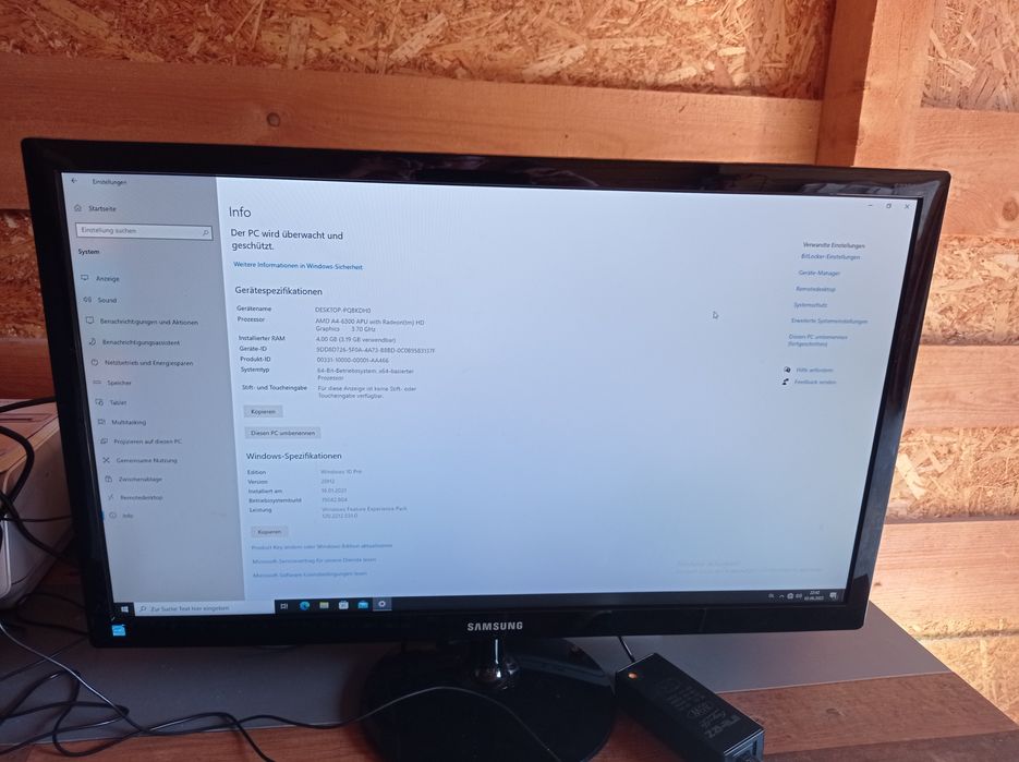 PC Sharkoon și monitor Samsung S27C350H