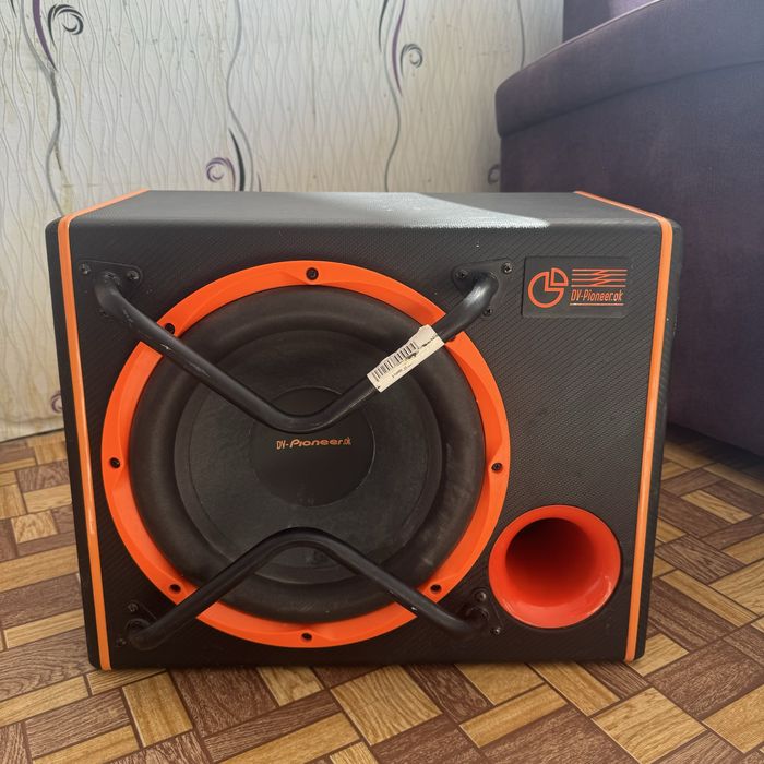 Сабвуфер продам срочно