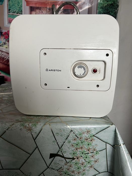 Продам Аристон 10 л