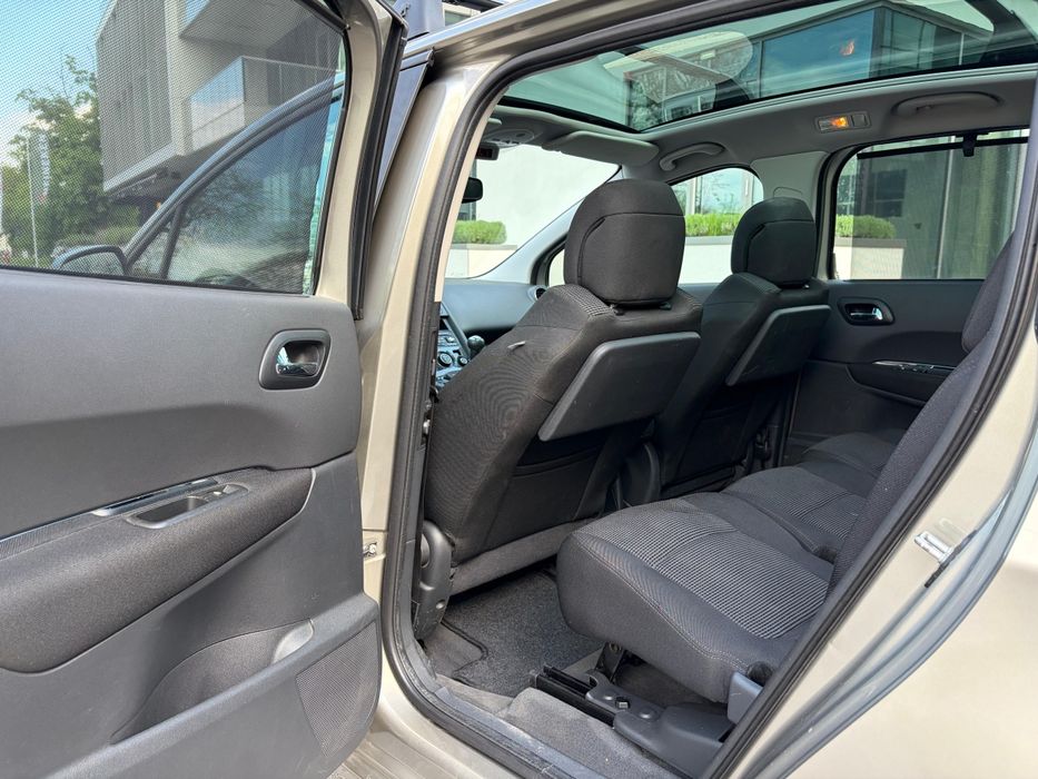 PEUGEOT 5008 2010 — imagine 5