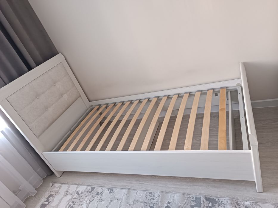 Продам кровать с матрасом!