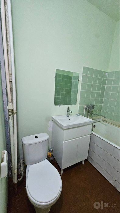 Продается квартира Яшнабад район Кадышева базар 1/8/9 Средний ремонт