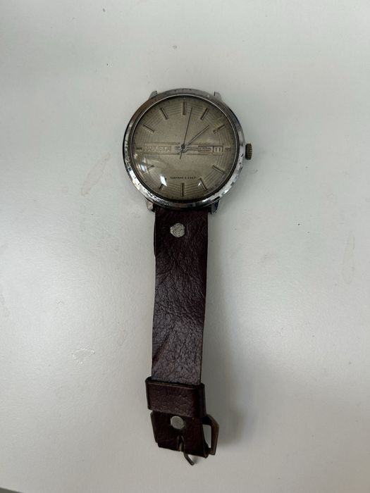 Vând ceasurii  de mânǎ Raketa