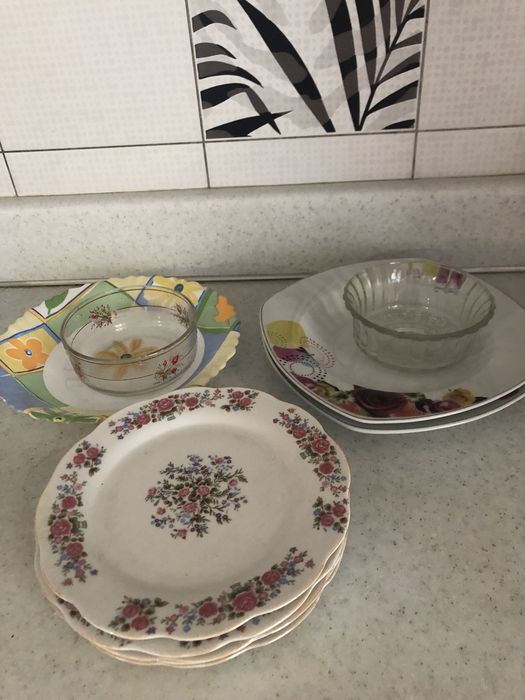 Продам тарелки разные