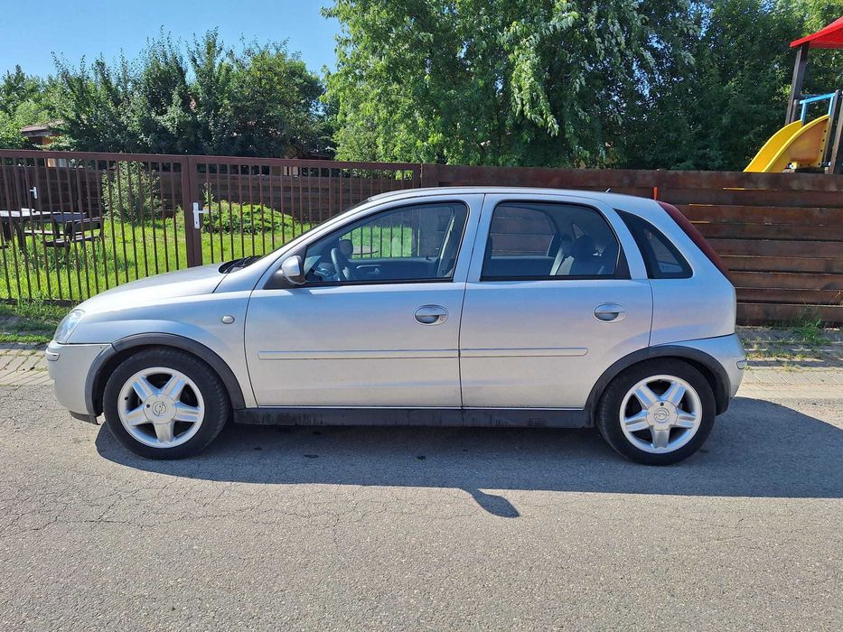 Opel Corsa 1.0 2006 Climatronic Cutie Manuala Faruri Noi Jante Aliaj Vara+Tabla de Iarna 175.000km