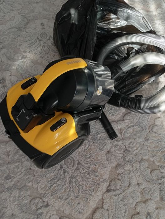 Aspirator Samsung SC15F50V3 1500W oferta – puternic, impecabil, fără perie