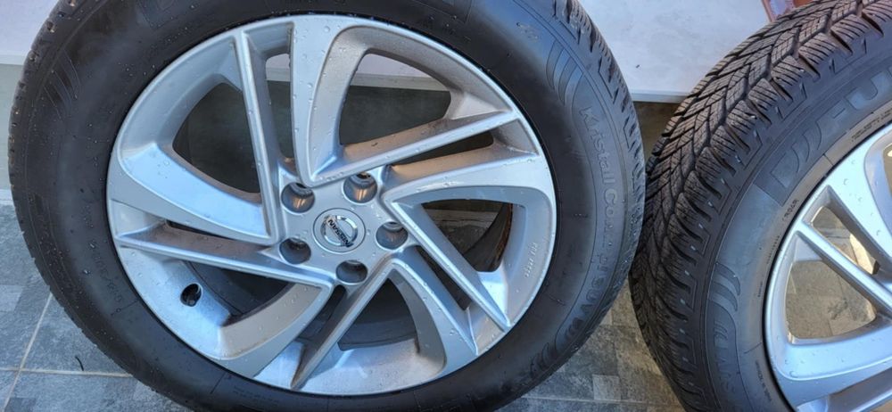 Гуми със джанти Нисан Джук