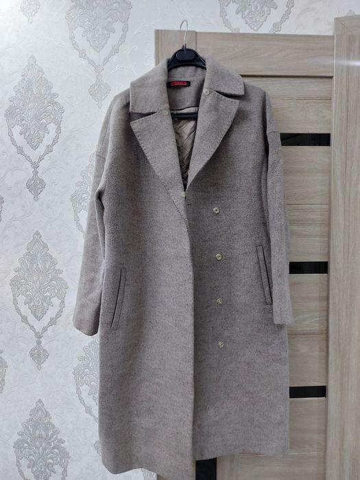 Женская пальто 44,46 р.