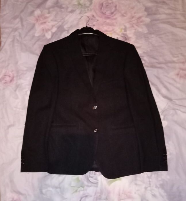 Срочно продам пиджак новый