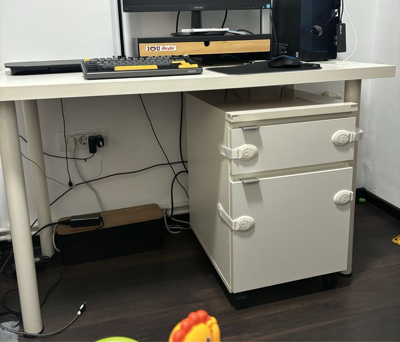 Vand birou si roll-box Ikea