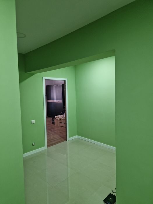 Vand casa la curte sector 5