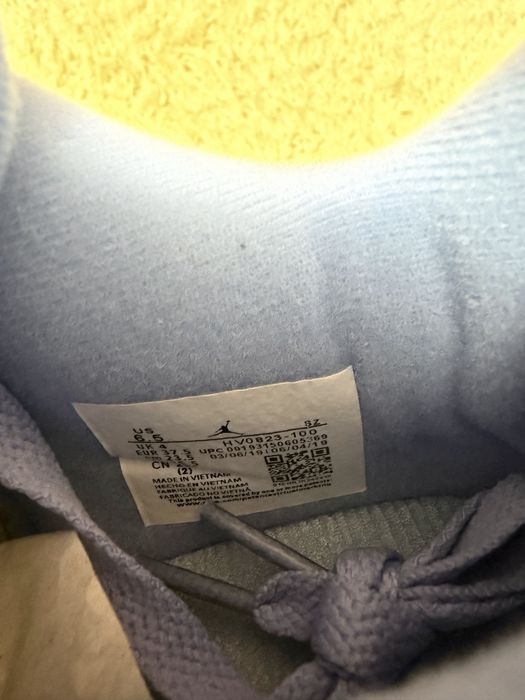 Jordan 4 Retro Forget Me Not