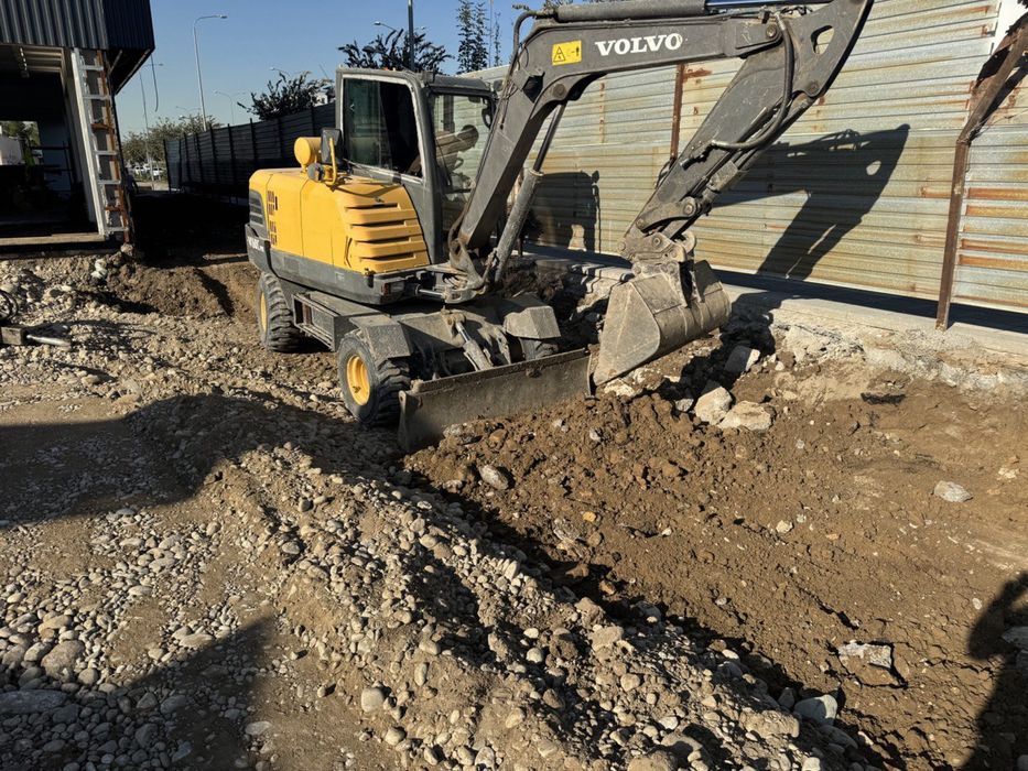 Гусеничный Экскаватор в Аренду, Гидромолот