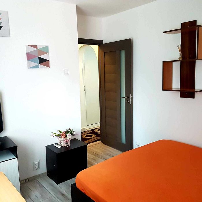 PF Inchiriez Camera intr-un Apartament - doar la o FATA