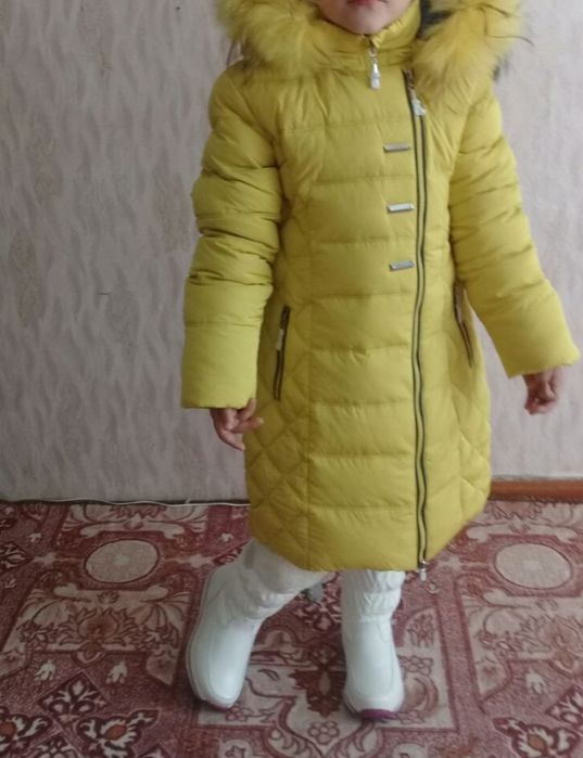 Продам детские пуховики.