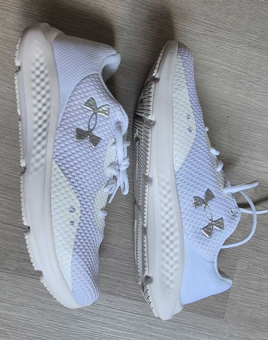 Чисто нови бели маратонки Under Armour (номер 43) - Супер цена!