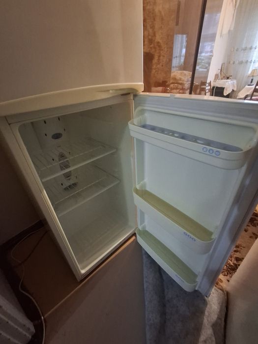 Продам холодильник 30000